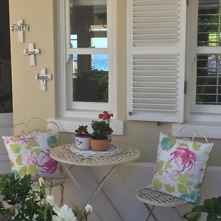 Sandals Beach Villa Hermanus Exteriör bild